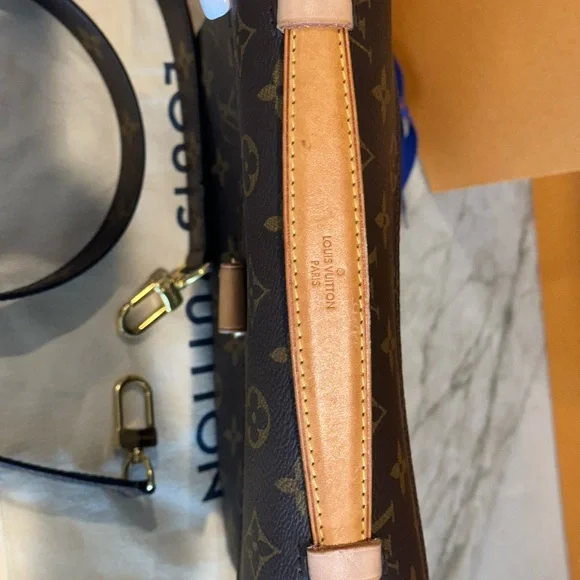 Louis Vuitton Pochette Métis - Picture 5 of 15